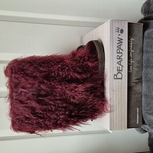 BearPaw Boetis II Wine Curly Lamb Sheepskin Footbed Boots Size 8, New With Tags
